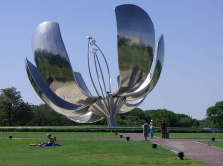 Floralis Generica