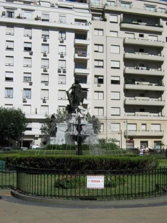 Plaza Carlos Pelegrini